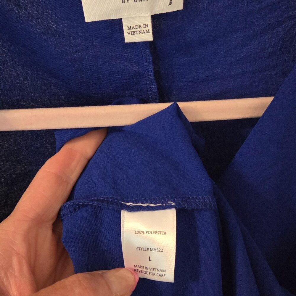 Womans blouse - Picture 3 of 4